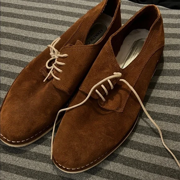 Kenneth Cole Brown Suede Shoes with Cream Laces - Picture 1 of 3